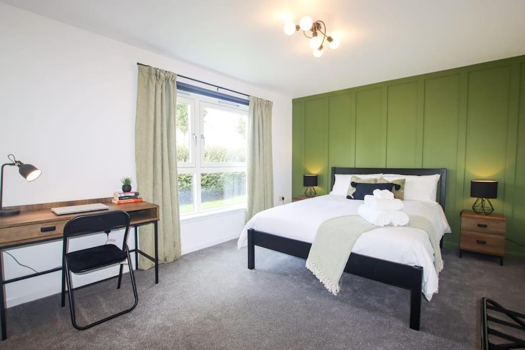 City Hub By The Castle Free Designated Parking Stirling Bagian luar foto