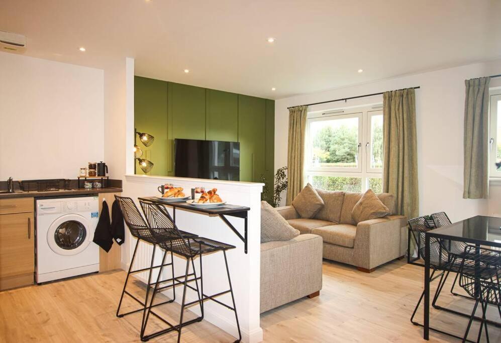 City Hub By The Castle Free Designated Parking Stirling Bagian luar foto